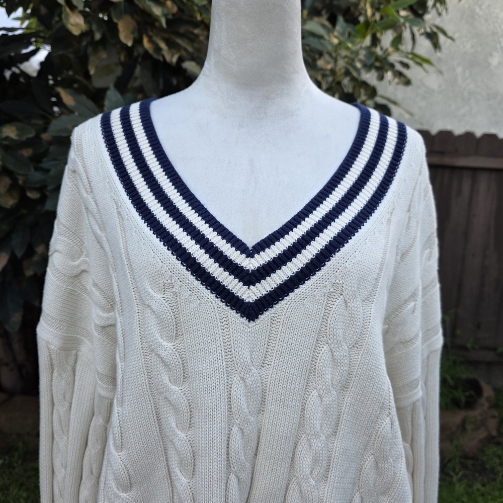 GAP Cable Knit V-Neck Sweater 100% Cotton Size L - Picture 2 of 5